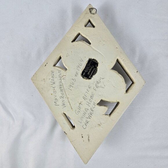 Vintage Universal Statuary Co 1958 Set of 2 Chalkware Floral Wall Hangings - Picture 13 of 16